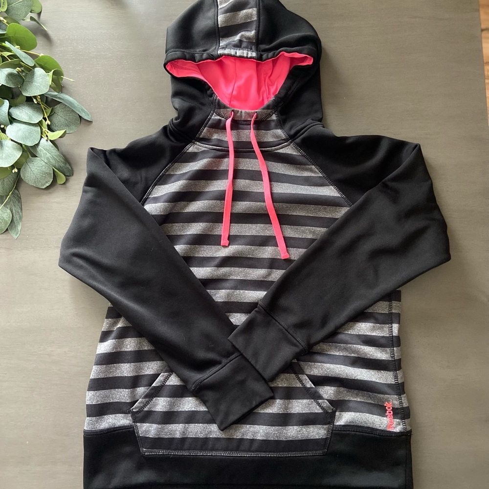 🔥🚨Reebok Hoodie